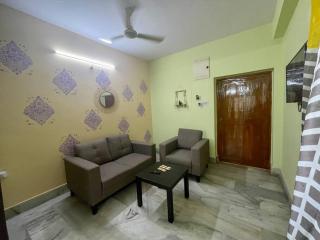 Beautiful 2bhk centrally located with free parking - 1