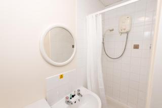 Standard En-suite Apartment 4 - Plymouth - 4