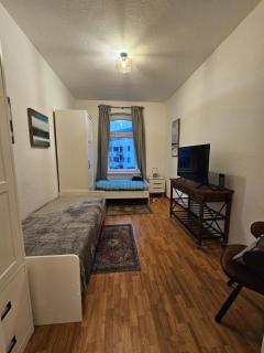 Ideal für Monteure Apartmenthaus Delitzsch 1-2 Zimmer Apartments mit Küche, Waschmaschine, Bad, WiFi, Flat TV usw - 0