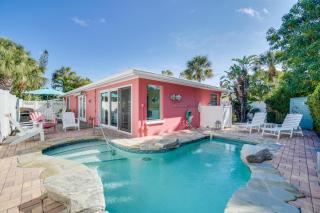 Modern Beach Cottage with Heated Pool Close to Beach - Holmes Beach - 0