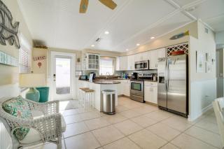 Modern Beach Cottage with Heated Pool Close to Beach - Holmes Beach - 7