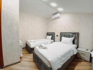 Royal Renaissance Hotel - Yerevan - 9