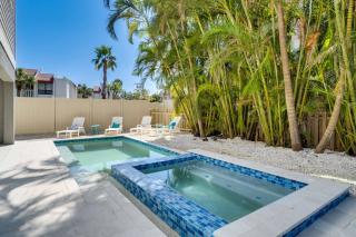 Grand Island Oasis, Pool Spa Roof Top Deck & So Much More Sleeps 18 - Bradenton Beach - 0