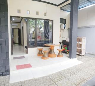 Laura Dewi House - Jimbaran - 8
