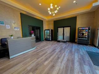 McCormick 2Br-2Ba family unit for up to 8 guests with Optional Parking & Gym access - Chicago - 1