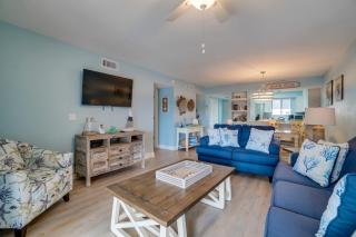 Sea Life at Runaway Bay is a Stunning Updated Condo Within Steps to the Beach - Bradenton Beach - 9