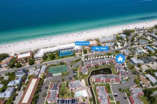 Sea Life at Runaway Bay is a Stunning Updated Condo Within Steps to the Beach - Bradenton Beach - 0