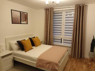 Spacious Elegant 2-BR Apartment in Aberdeen City Centre - 6