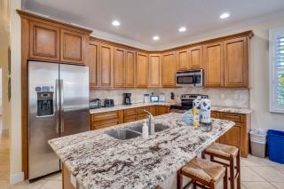 4 Bedrooms with private lagoon-style pool, & tiki bar - Holmes Beach - 3
