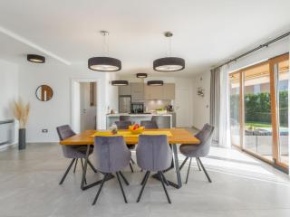 Holiday Home Villa Vatovac by Interhome - Tar - 1