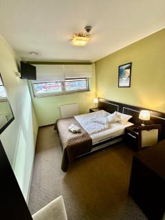 Hotel Pod Dębami - Ostrów Wielkopolski - 4