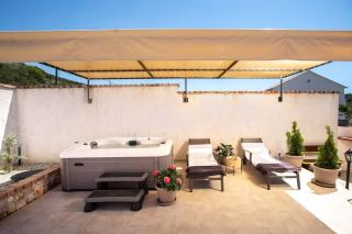 House Olive tree - Mundanije - 0