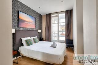 62 - Beautiful Apartment Triangle d- 100m from Champs-Elysees - Paris - 4