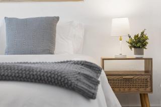 Lovely Studio with Great Location + Free Parking - 4