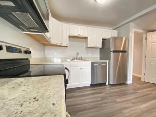 3rd Base Apt 2 All Star Baseball Rentals - Oneonta - 7