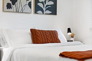Lovely Rental Unit with free Parking on Premises - 6