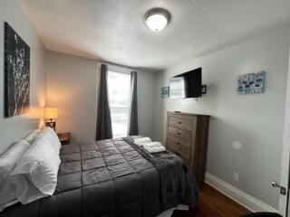 Home Plate Apt 1 All Star Baseball Rentals - 6