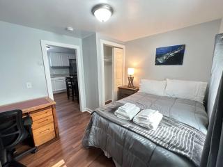 Home Plate Apt 2 All Star Baseball Rentals - 8