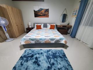 Stay at VERDANT by Camella Manors Deluxe King Bed with Balcony, Swimming Pool & Gym - 8