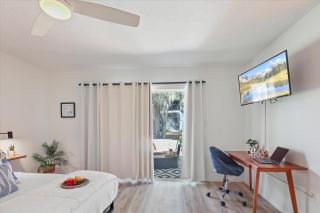 Ying Yang Suite King Bed Zen Condo - 7