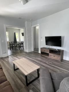 Triple Play Apt 2 All Star Baseball Rentals - Oneonta - 3