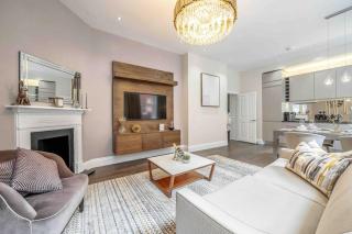 The Mayfair King - 4