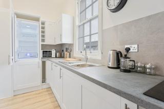 Stylish 2 Bedroom Apartment in Central Cheltenham - Cheltenham - 3