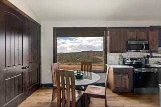 Red Canyon Casita-Brand New, Views, Hot Tub, Near Zion & Bryce - Orderville - 1