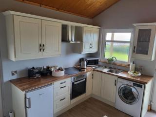 White O'Morn Cabin - Newry - 2