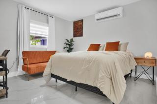Suite Azul - fully-stocked, 1BR Apt with Private Patio and Free Parking - Miami - 0