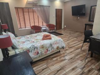 South Gate Lodge - 5