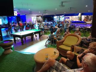 Oasis Hostel & Bar - Karon Beach - 1