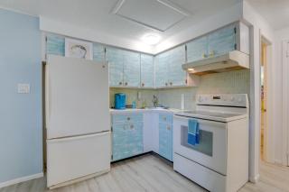 Englewood Apartment with Shared Pool 1 Mi to Beach - Englewood - 9