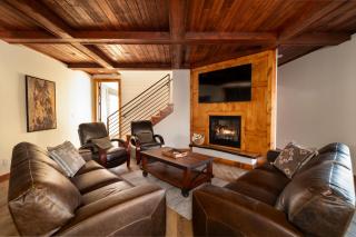 Sage Meadow Retreat-Brand New: Hot Tub, Pool Table, Shuffleboard - Orderville - 4