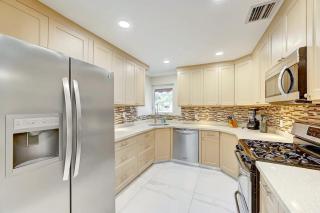 Tropical Oasis 6BR and 4BA Villa Near Beach - Hollywood - 2