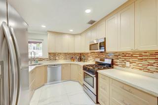 Tropical Oasis 6BR and 4BA Villa Near Beach - Hollywood - 1