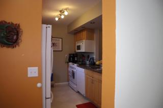 A Cozy - Spacious Urban Retreat - Child / Pet Friendly - 4