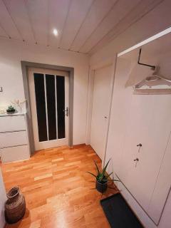 Schöne 2,5 Zimmer Wohnung mit Balkon und Parkplatz - Graz - 3