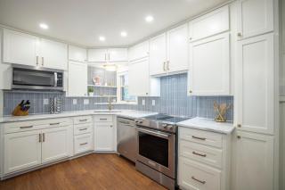 Updated 4/3 - Walk to Landa Park & Schlitterbahn! - 1