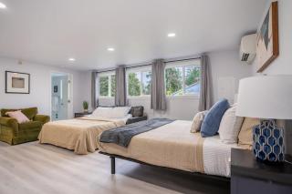 Burien's Top Unit with Spa-Inspired Bathroom - 2