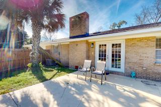 Home with Private Pool and Spacious Yard - 8