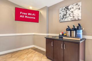 Red Roof Inn & Suites Newport News - Newport News - 5