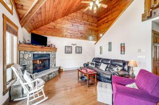 1 Mi to Beech Mtn Ski Resort Cabin with Fire Pit - Beech Mountain - 7