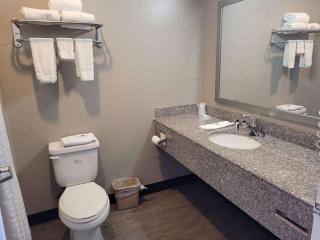 Days Inn & Suites by Wyndham Gonzales TX - Gonzales - 1