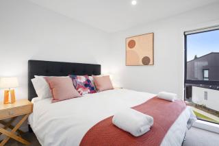 Wanaka Riverside serviced apartments by BCR Stays - Albert Town - 5