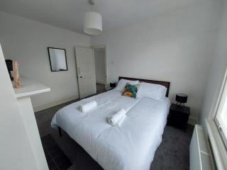 Large Serene Victorian Abode in Central London - 6