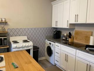 Adorable Apt with Access to Pool and Tennis Courts - 7