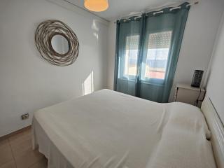 3364 - MEDITERRANEO A 1-8, VACACIONES SOBRE LAS ROCAS, 1ª LÍNEA DE MAR, ZONA PRIVILEGIADA, VISTA AL MAR. - ES-258-102 - Roses - 2