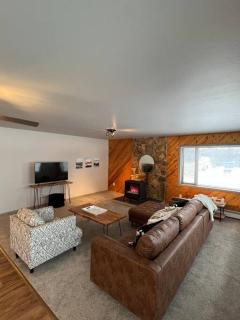 Top floor lakefront condo with Mountain Views! - 7
