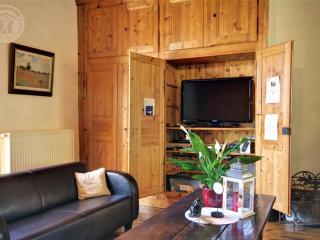 Gîte chaleureux avec cheminée, espace jeux et animaux, proche nature et activités familiales - FR-1-496-315 - Sauvain - 4
